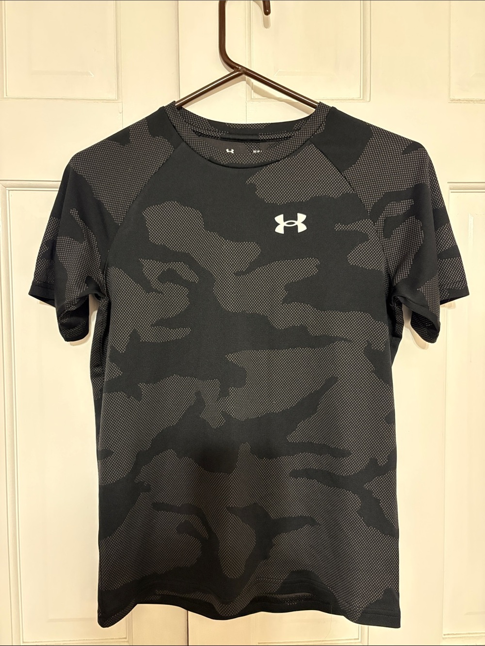 Under Armour Black & Gray Camo Short Sleeve Performance Tee